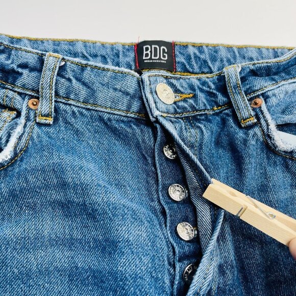 BDG Women's Slim Straight Baggy Jeans Size 30 Ripped High Rise Button Fly Blue - Picture 4 of 9